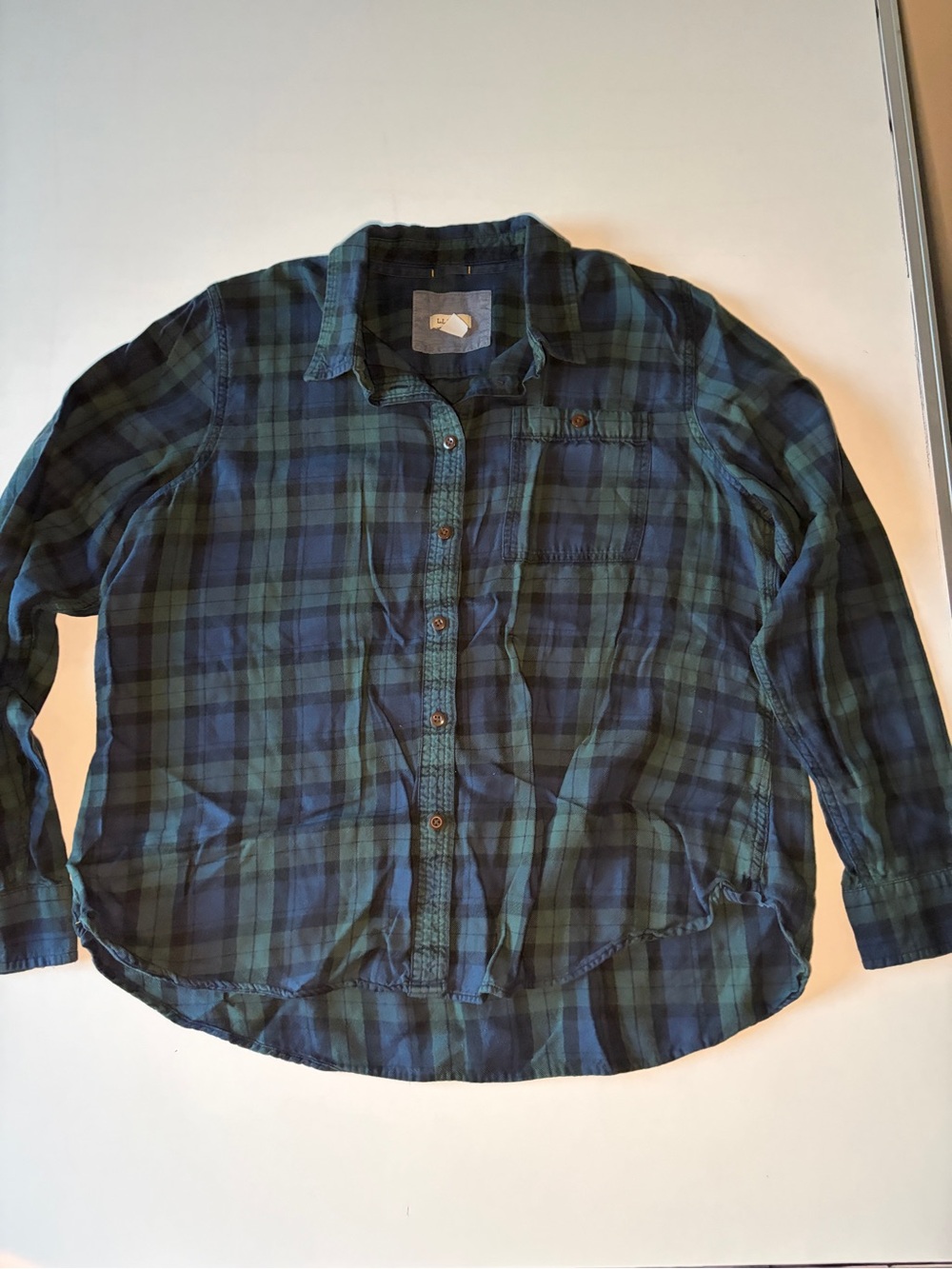 L.L. Bean plaid men’s button up green blue flannel long sleeve shirt size large